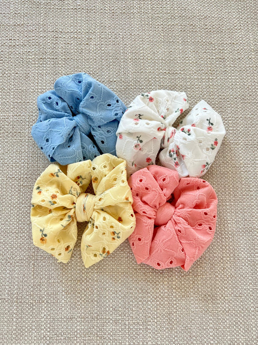 RUFFLE BOW: Adelaide Floral